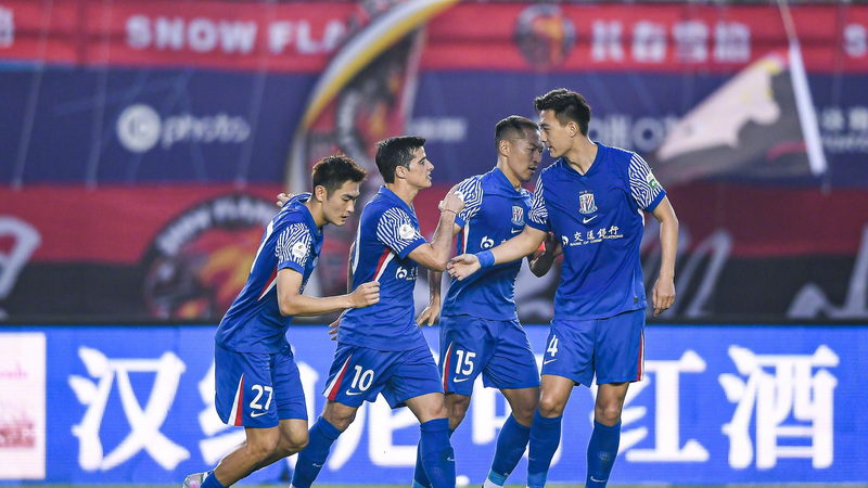 Shenhua mène la table CSL avec une victoire 2-1 contre Yatai Shenhua mène la table CSL avec une victoire 2-1 contre Yatai