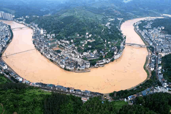 Les efforts de sauvetage s’intensifient après les inondations à Guizhou Les efforts de sauvetage s'intensifient après les inondations à Guizhou video poster
