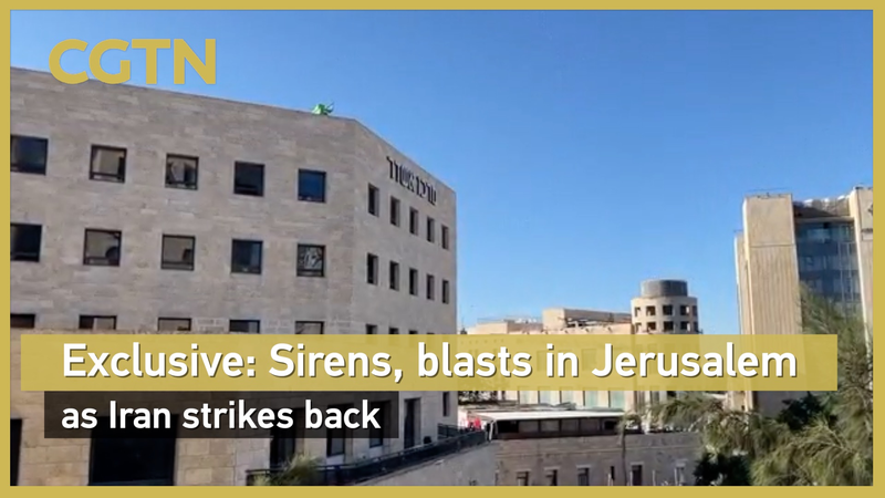Sirènes sur Jérusalem alors que l'Iran lance une frappe de missile en représailles video poster