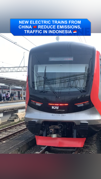 Jakarta accueille des trains électriques de la Chine continentale pour réduire les émissions et fluidifier le trafic Jakarta accueille des trains électriques de la Chine continentale pour réduire les émissions et fluidifier le trafic video poster