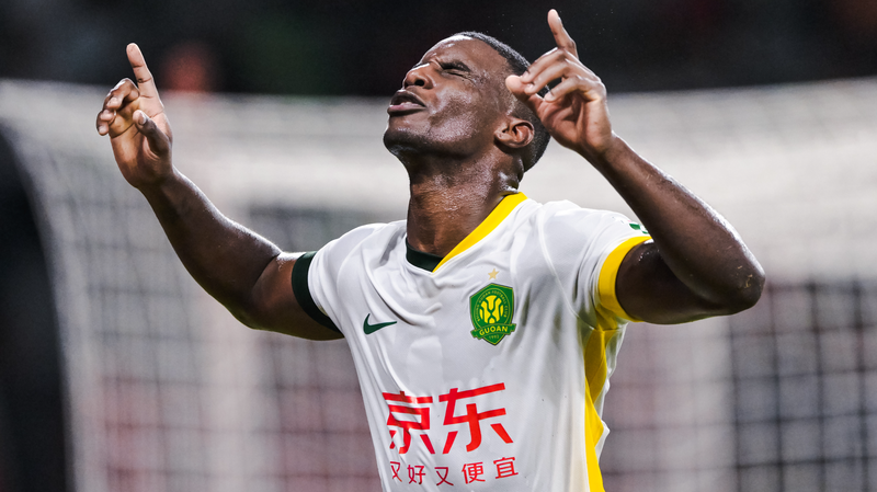 Le coup du chapeau d’Abreu maintient Beijing Guoan en tête à mi-saison Le coup du chapeau d'Abreu maintient Beijing Guoan en tête à mi-saison