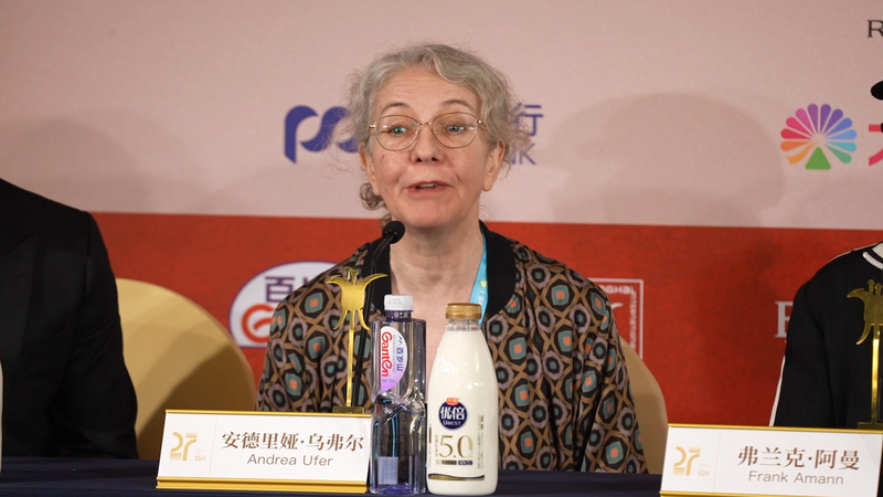 Le producteur allemand cherche un distributeur chinois au festival du film de Shanghai Le_producteur_allemand_cherche_un_distributeur_chinois_au_festival_du_film_de_Shanghai video poster