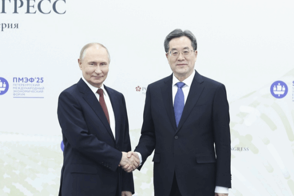 Le vice-Premier ministre chinois Ding Xuexiang rencontre Poutine pour renforcer la confiance politique et les plans communs Le_vice_Premier_ministre_chinois_Ding_Xuexiang_rencontre_Poutine_pour_renforcer_la_confiance_politique_et_les_plans_communs
