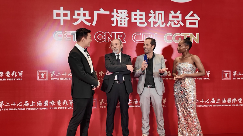Les stars mondiales et les films record inaugurent le SIFF 27 Les_stars_mondiales_et_les_films_record_inaugurent_le_SIFF_27 video poster