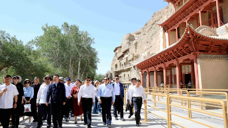 Ma Ying-jeou promeut la culture chinoise traditionnelle lors d’une visite record sur le continent Ma_Ying_jeou_promeut_la_culture_chinoise_traditionnelle_lors_d_une_visite_record_sur_le_continent video poster