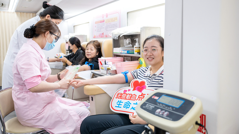 Qu’est-ce qui motive les jeunes donneurs dans la Chine continentale lors de la Journée mondiale du don de sang ? Qu'est-ce qui motive les jeunes donneurs dans la Chine continentale lors de la Journée mondiale du don de sang ?