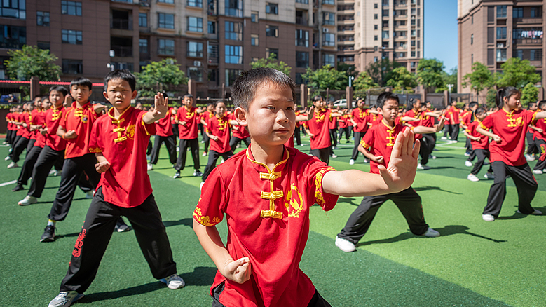 Les enfants célèbrent la Journée internationale de l’enfance avec des ateliers culturels chinois Les enfants célèbrent la Journée internationale de l'enfance avec des ateliers culturels chinois