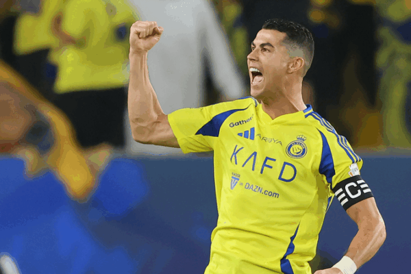 Ronaldo déclare ‘Al Nassr pour toujours’ avec un nouveau contrat de deux ans Ronaldo déclare 'Al Nassr pour toujours' avec un nouveau contrat de deux ans