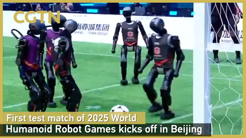 Le match test des Jeux de robots humanoïdes 2025 commence à Pékin Le match test des Jeux de robots humanoïdes 2025 commence à Pékin video poster