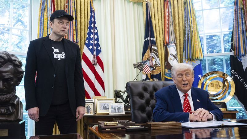 Musk recule dans sa querelle avec Trump après des tweets ‘trop loin’ Musk recule dans sa querelle avec Trump après des tweets 'trop loin'