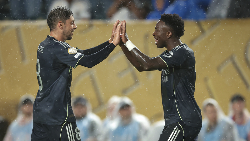 Le Real Madrid brille sous la pluie : victoire 3-0 scelle la qualification pour les huitièmes de finale Le Real Madrid brille sous la pluie : victoire 3-0 scelle la qualification pour les huitièmes de finale