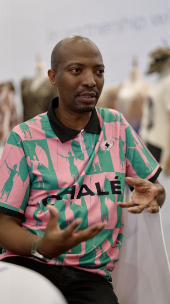 Thula Sindi : Faire le lien entre l’Afrique et la Chine continentale avec la mode lente Thula_Sindi___Faire_le_lien_entre_l_Afrique_et_la_Chine_continentale_avec_la_mode_lente video poster