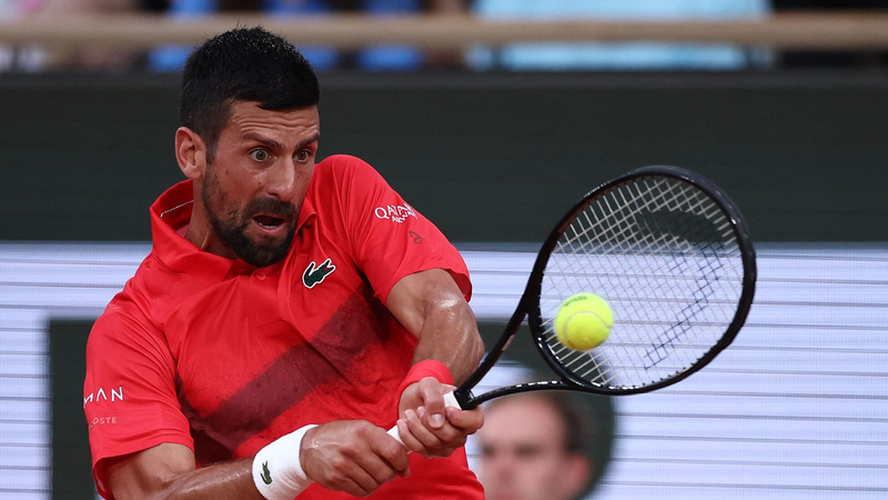 Djokovic atteint les huitièmes de finale de Roland-Garros avec sa 99e victoire