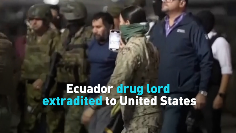 Le baron de la drogue équatorien “Fito” extradé à New York Le baron de la drogue équatorien "Fito" extradé à New York video poster
