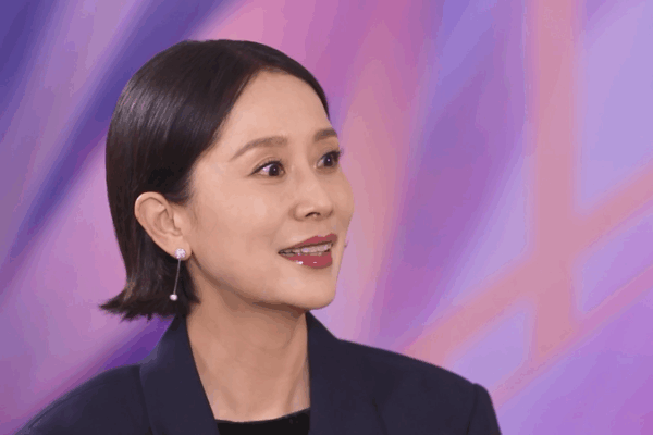 Hai Qing sur la révolution technologique dans le cinéma au Festival SCO 2025 Hai Qing sur la révolution technologique dans le cinéma au Festival SCO 2025 video poster