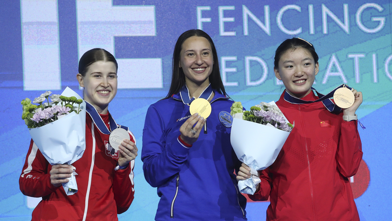 Pan Qimiao, 16 ans, décroche le bronze en sabre féminin aux Championnats du monde d’escrime Pan Qimiao, 16 ans, décroche le bronze en sabre féminin aux Championnats du monde d'escrime