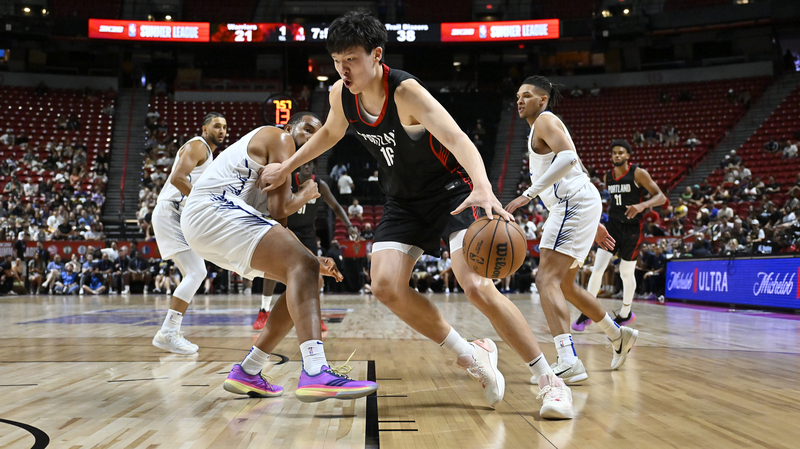 Yang Hansen offre un début éblouissant en NBA Summer League à Las Vegas Yang Hansen offre un début éblouissant en NBA Summer League à Las Vegas