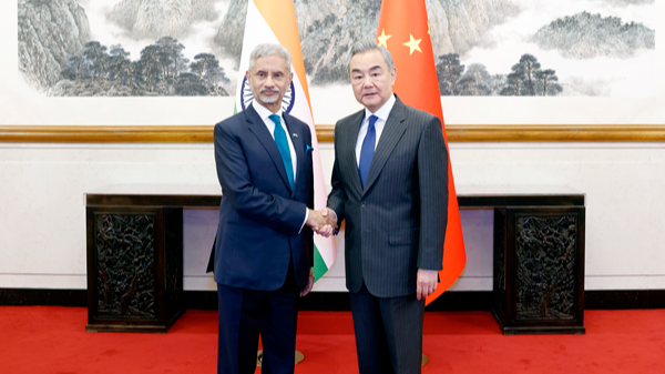Wang Yi et Jaishankar tracent une nouvelle ère d’amitié entre la Chine et l’Inde Wang Yi et Jaishankar tracent une nouvelle ère d'amitié entre la Chine et l'Inde