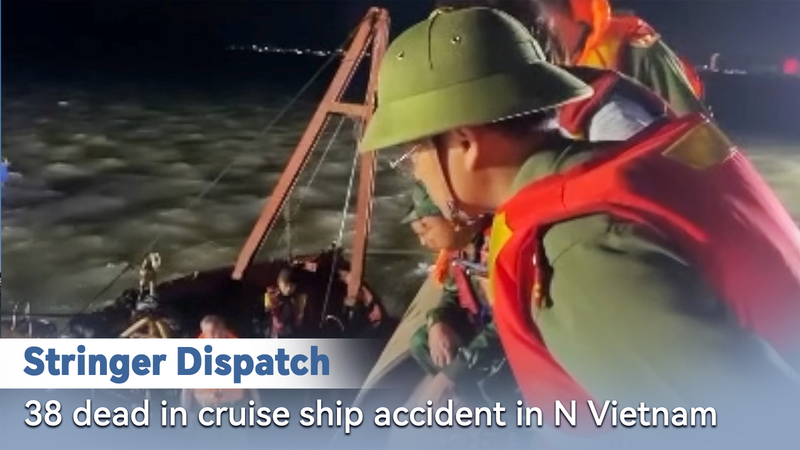 38 morts après le chavirement d'un navire de croisière dans le nord du Vietnam video poster