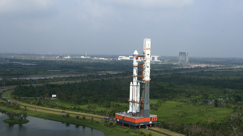 Déploiement vertical de Tianzhou-9 à Hainan pour les préparatifs du lancement Déploiement vertical de Tianzhou-9 à Hainan pour les préparatifs du lancement video poster