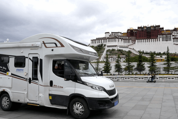 Le service ferroviaire estival transporte des voitures vers les centres touristiques pour des aventures épiques en auto-conduite Le service ferroviaire estival transporte des voitures vers les centres touristiques pour des aventures épiques en auto-conduite