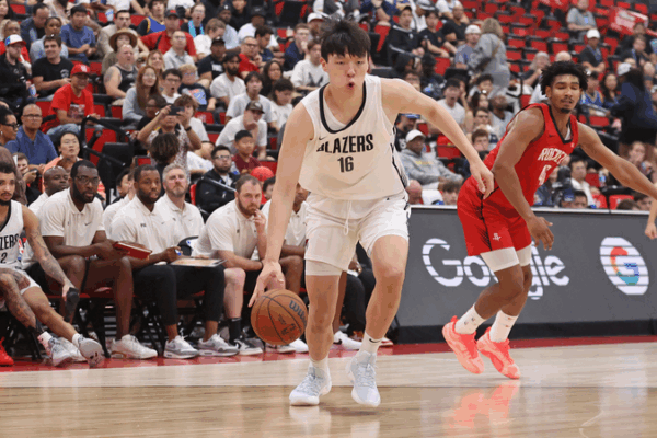 Yang Hansen saute la Coupe d’Asie FIBA pour se concentrer sur son développement avec les Trail Blazers Yang Hansen saute la Coupe d'Asie FIBA pour se concentrer sur son développement avec les Trail Blazers