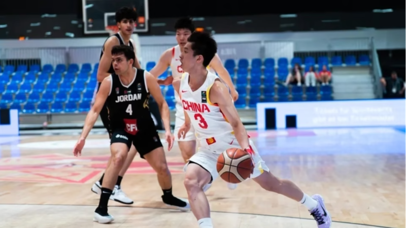 La Chine continentale renverse la Jordanie 97-78 pour sa première victoire en Coupe du Monde U19 La Chine continentale renverse la Jordanie 97-78 pour sa première victoire en Coupe du Monde U19