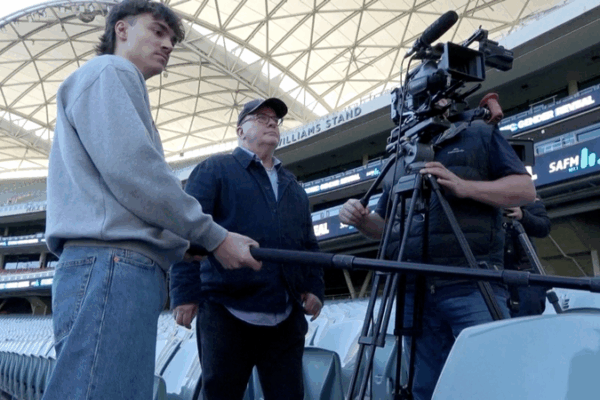 Les réalisateurs australiens se tournent vers la Chine pour compenser les tarifs américains Les réalisateurs australiens se tournent vers la Chine pour compenser les tarifs américains video poster