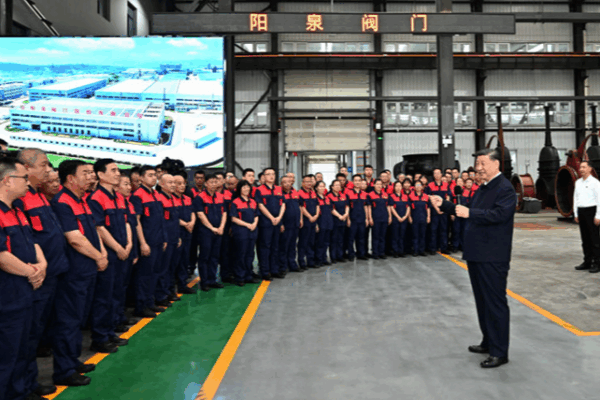 Xi Jinping visite une usine de vannes à Shanxi dans un effort de modernisation industrielle Xi Jinping visite une usine de vannes à Shanxi dans un effort de modernisation industrielle