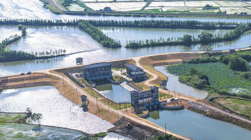 Li Qiang appelle à des défenses renforcées contre les inondations et la sécheresse, au déploiement de l'éducation préscolaire