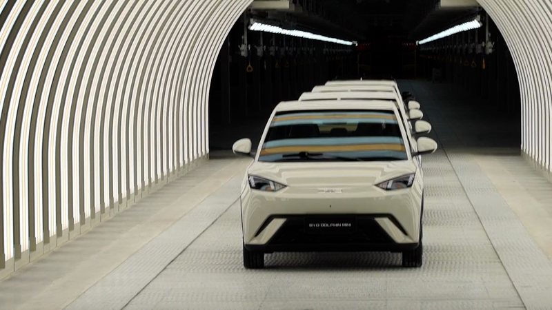 BYD dévoile le premier véhicule électrique 100% fabriqué localement au Brésil BYD dévoile le premier véhicule électrique 100% fabriqué localement au Brésil video poster