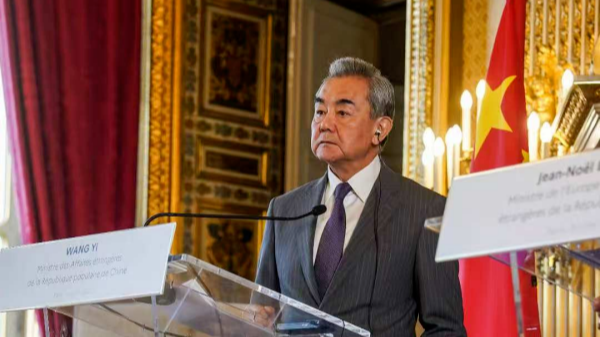 Wang Yi : La force ne résoudra pas le problème nucléaire iranien Wang Yi : La force ne résoudra pas le problème nucléaire iranien
