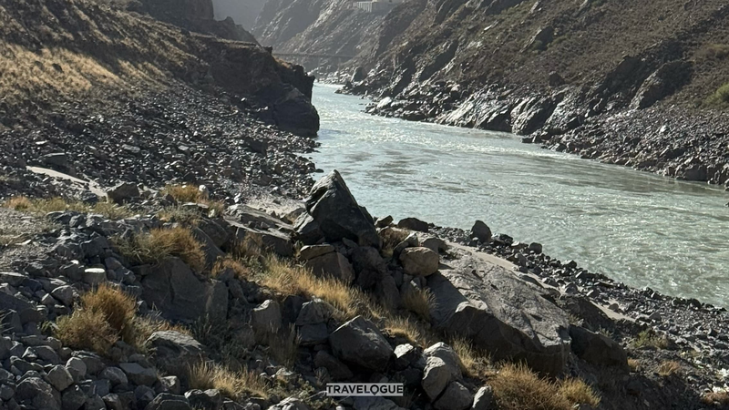 Canyon_de_Yarlung_Zangbo___Plongez_dans_la_plus_profonde_faille_terrestre