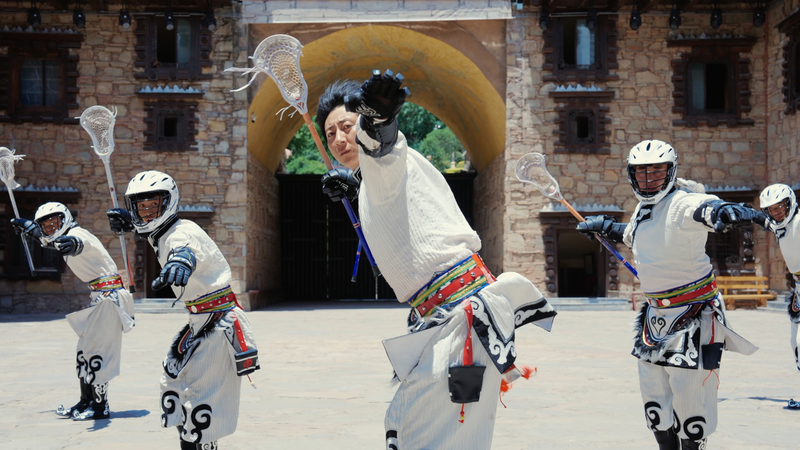 Des danseurs Qiang au Sichuan fusionnent tradition et passion pour le lacrosse Des_danseurs_Qiang_au_Sichuan_fusionnent_tradition_et_passion_pour_le_lacrosse video poster