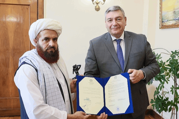 Moscou reconnaît officiellement le gouvernement intérimaire afghan Moscou reconnaît officiellement le gouvernement intérimaire afghan