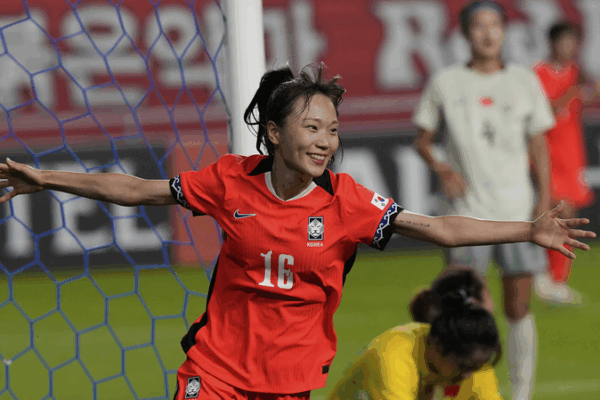 La Chine et la Corée du Sud font match nul 2-2 lors de l’ouverture de la Coupe de l’Asie de l’Est La Chine et la Corée du Sud font match nul 2-2 lors de l'ouverture de la Coupe de l'Asie de l'Est