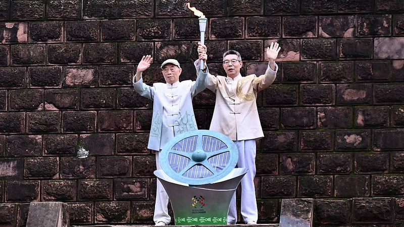 Relais de la flamme des Jeux Mondiaux 2025 suscite l’énergie dans le Sichuan Relais de la flamme des Jeux Mondiaux 2025 suscite l'énergie dans le Sichuan