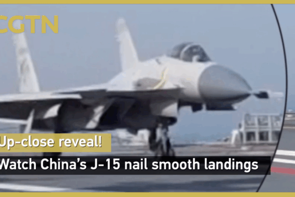 De près : les avions J-15 chinois maîtrisent les appontages par mer agitée De près : les avions J-15 chinois maîtrisent les appontages par mer agitée video poster