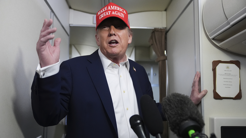 Trump envoie des lettres tarifaires à 12 pays, propose des taux allant jusqu'à 70 %