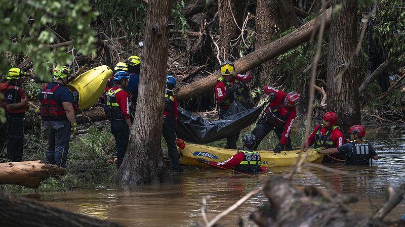 Inondations du Texas Hill Country : Comment un déluge soudain a submergé les alertes et le terrain Inondations du Texas Hill Country : Comment un déluge soudain a submergé les alertes et le terrain