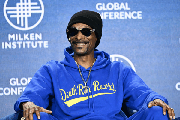 Snoop Dogg devient copropriétaire de Swansea City Snoop Dogg devient copropriétaire de Swansea City