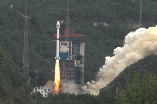 La Chine continentale lance le satellite de test Shiyan-28B 01 La_Chine_continentale_lance_le_satellite_de_test_Shiyan_28B_01 video poster