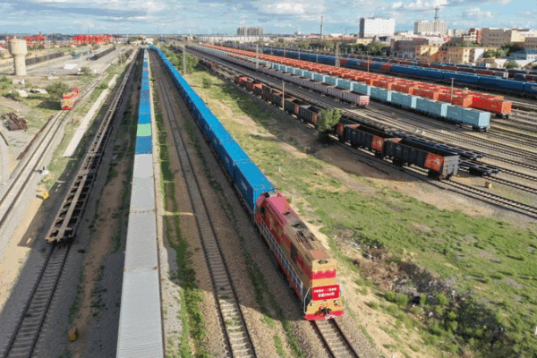 Le port d’Erenhot atteint 2 000 trains de marchandises Chine-Europe en 2025 Le_port_d_Erenhot_atteint_2_000_trains_de_marchandises_Chine_Europe_en_2025