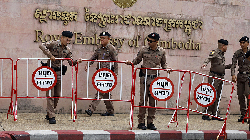 La Thaïlande réduit ses relations avec le Cambodge à cause d’une mine terrestre frontalière La Thaïlande réduit ses relations avec le Cambodge à cause d'une mine terrestre frontalière