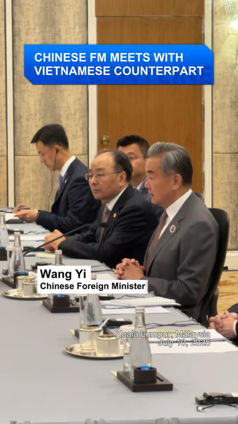 Les ministres des Affaires étrangères de Chine continentale et du Vietnam se rencontrent à Kuala Lumpur Les ministres des Affaires étrangères de Chine continentale et du Vietnam se rencontrent à Kuala Lumpur video poster