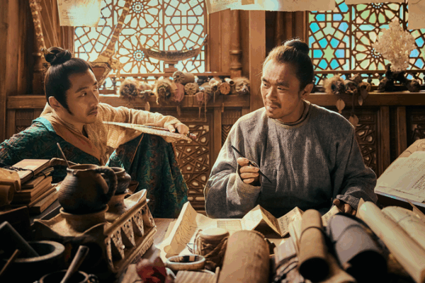 Affrontement Comique : Deux Films Sortent en Avant-Première pour Lancer L’Été Affrontement Comique : Deux Films Sortent en Avant-Première pour Lancer L'Été