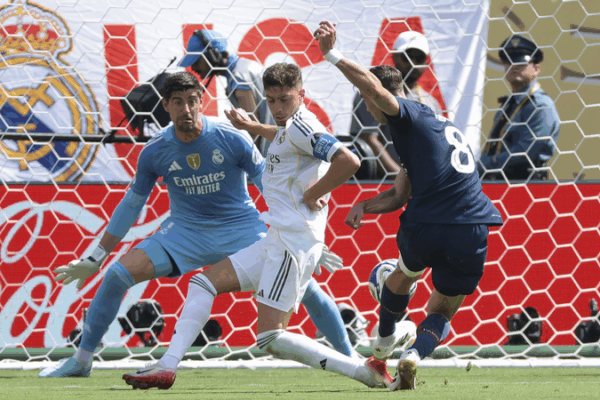 Le PSG écrase le Real Madrid 4-0 pour atteindre la finale de la Coupe du Monde des Clubs Le PSG écrase le Real Madrid 4-0 pour atteindre la finale de la Coupe du Monde des Clubs