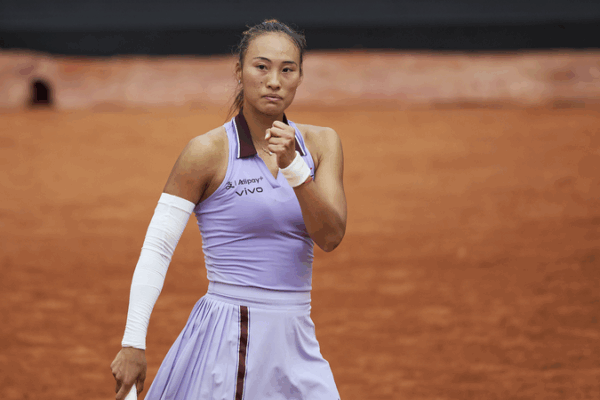 Zheng Qinwen vise un retour en force après une opération du coude Zheng Qinwen vise un retour en force après une opération du coude