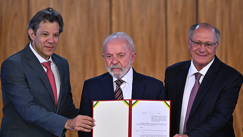 Lula critique les tarifs américains et défend la souveraineté minérale du Brésil Lula critique les tarifs américains et défend la souveraineté minérale du Brésil