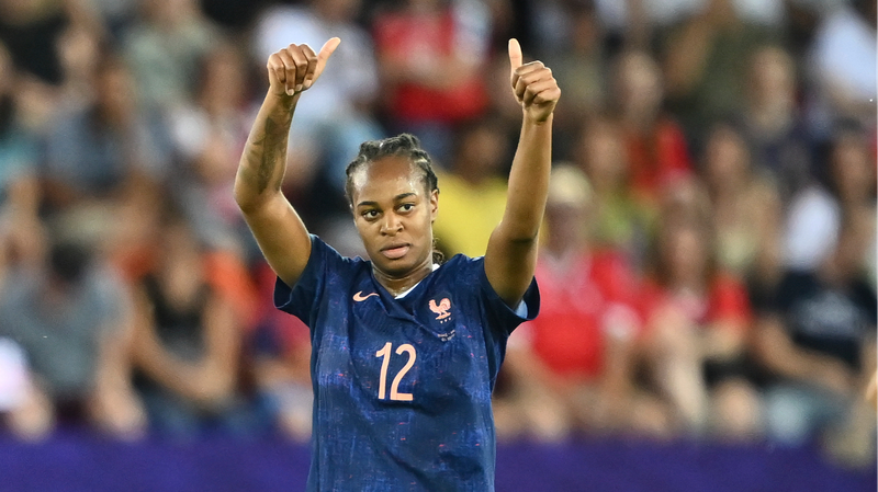L’Angleterre trébuche en tant que championne lors de l’ouverture de l’Euro féminin contre la France L'Angleterre trébuche en tant que championne lors de l'ouverture de l'Euro féminin contre la France